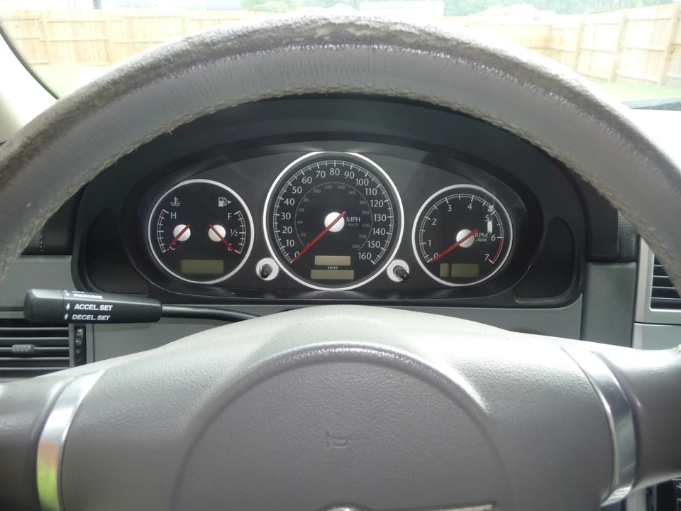 2005 Chrysler Crossfire - Image 18 of 22