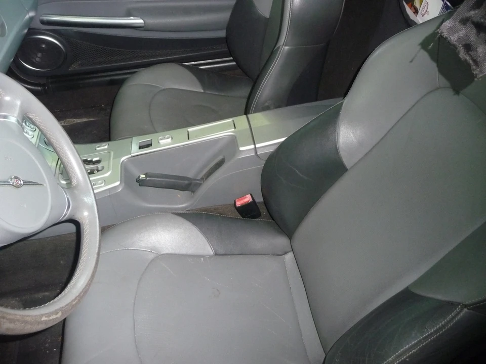 2005 Chrysler Crossfire - Image 20 of 22