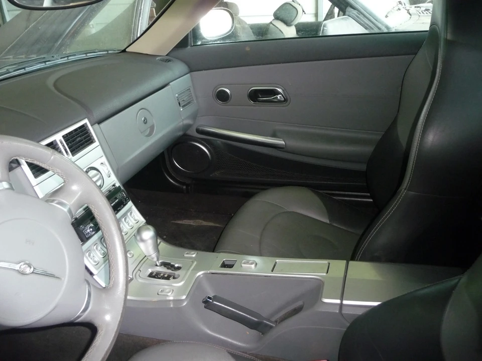 2005 Chrysler Crossfire - Image 17 of 22