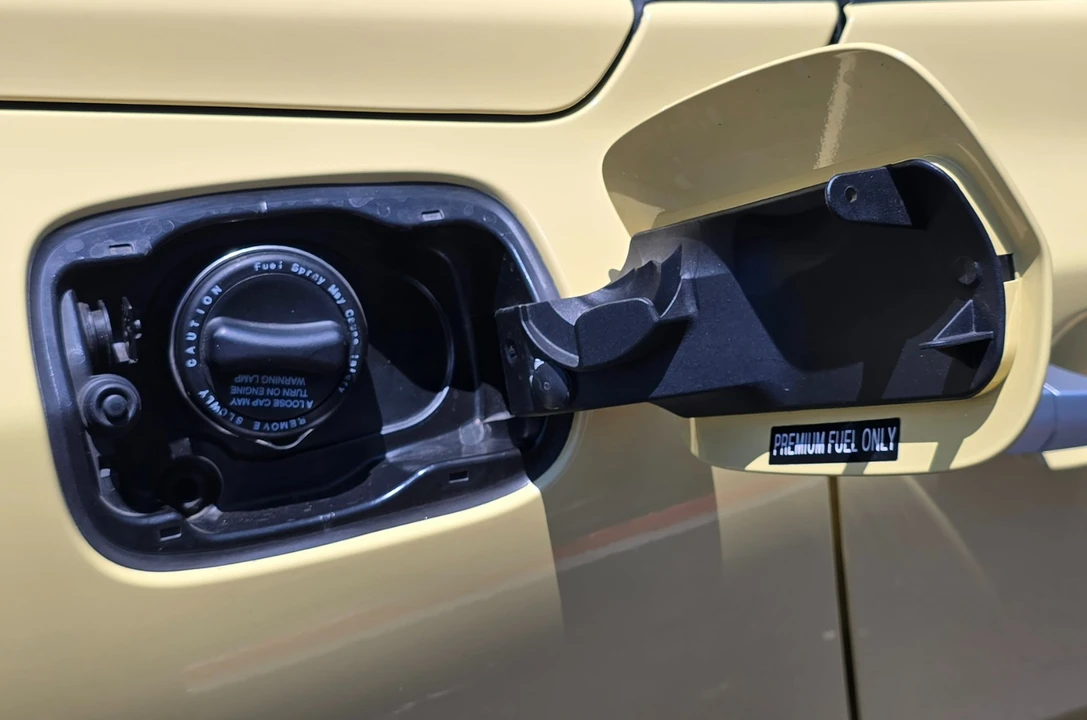 2005 Chrysler Crossfire - Image 20 of 20