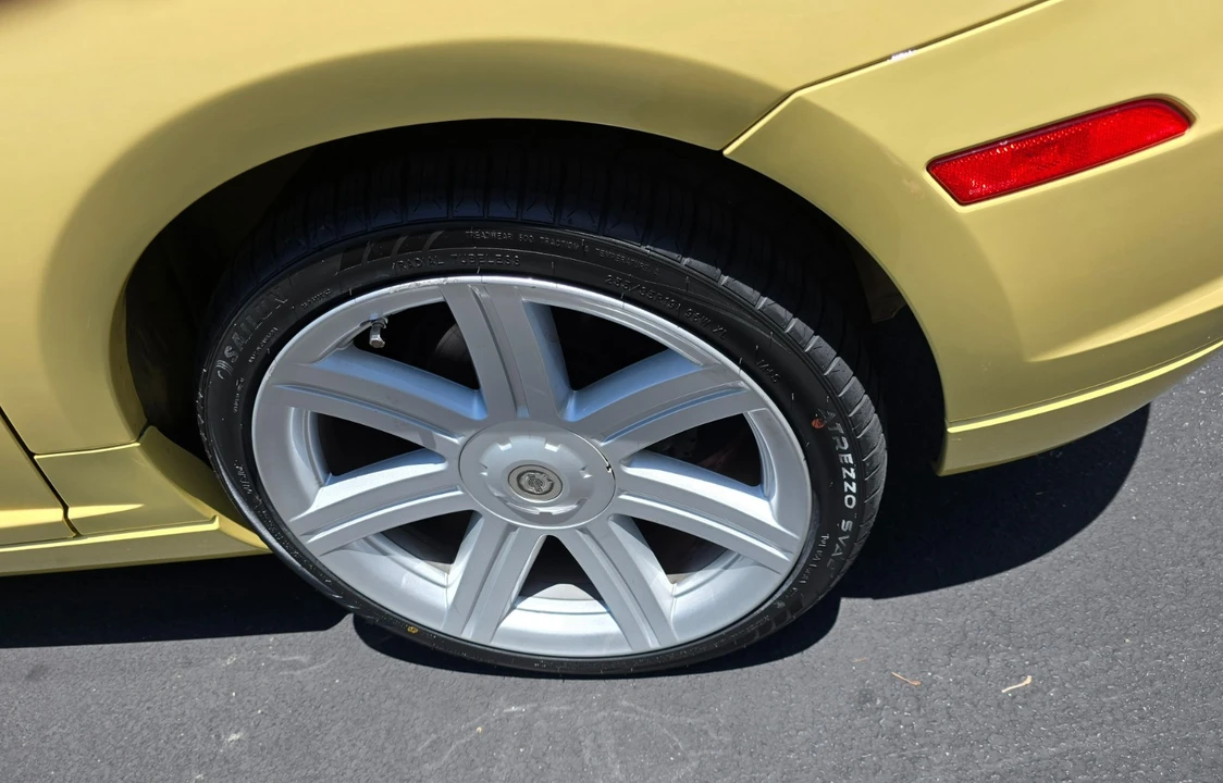 2005 Chrysler Crossfire - Image 6 of 20