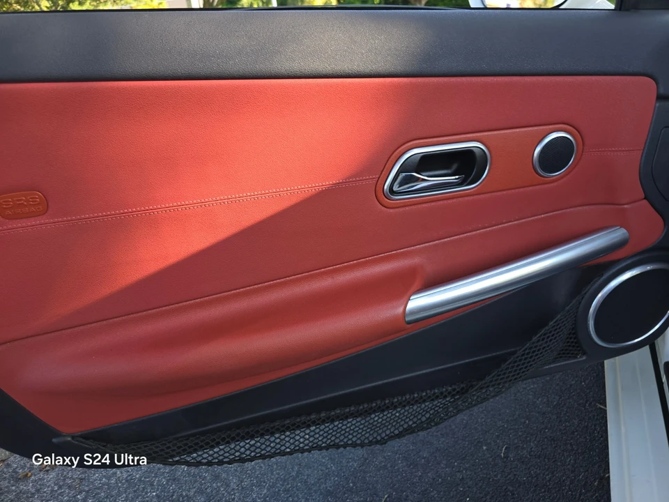 2005 Chrysler Crossfire - Image 15 of 31