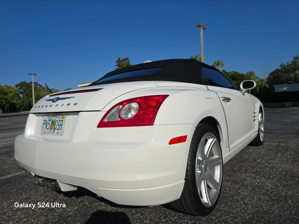 2005 Chrysler Crossfire - Image 5 of 31