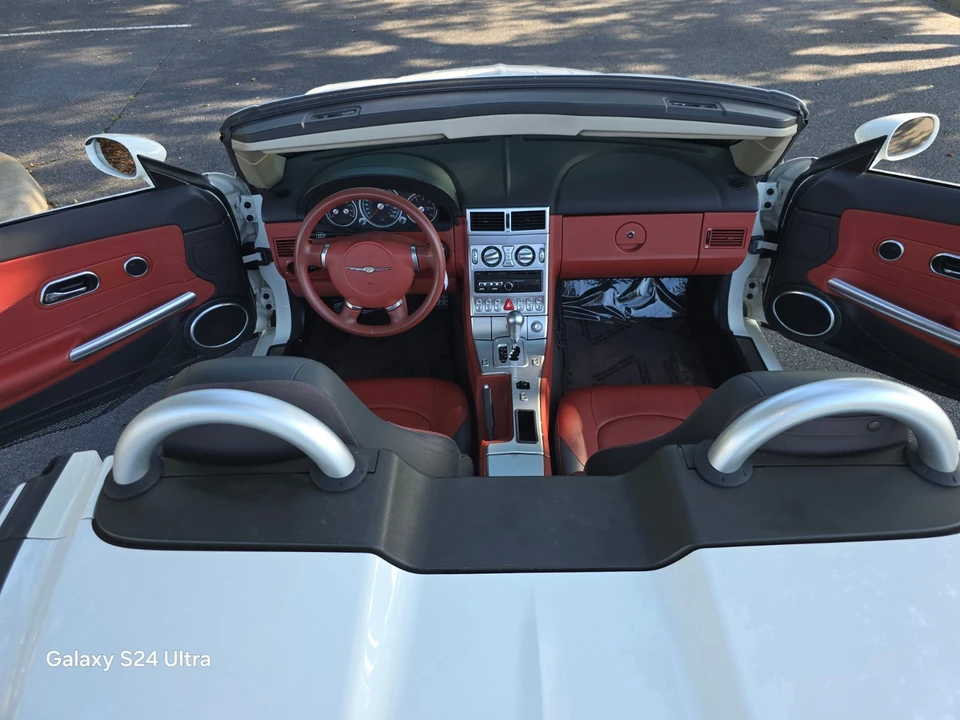2005 Chrysler Crossfire - Image 17 of 31