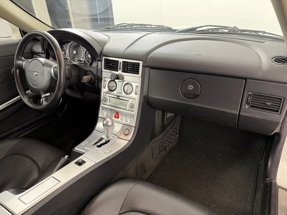 2005 Chrysler Crossfire - Image 16 of 17