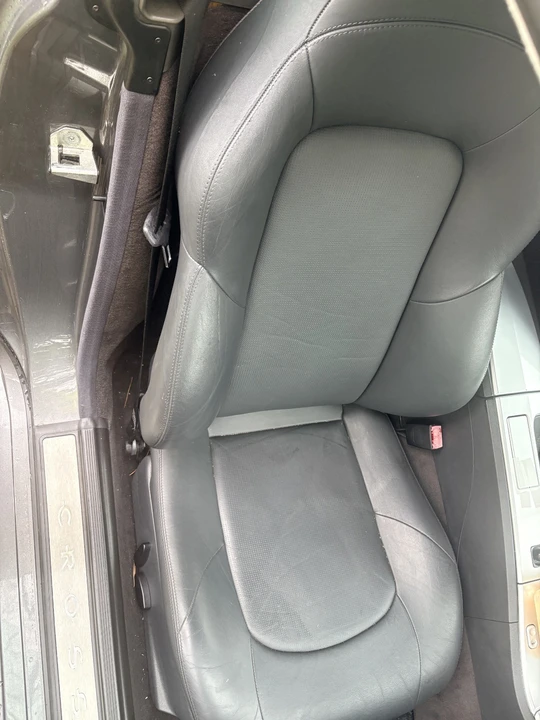 2005 Chrysler Crossfire - Image 6 of 12