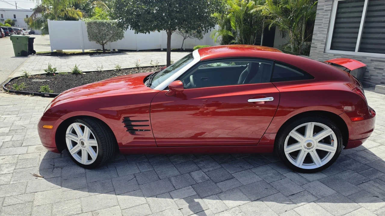 2005 Chrysler Crossfire - Image 2 of 24