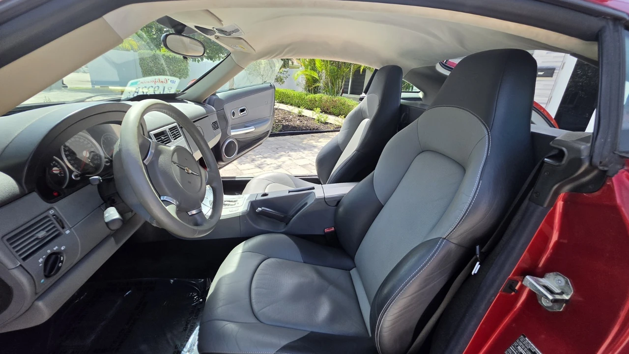 2005 Chrysler Crossfire - Image 22 of 24