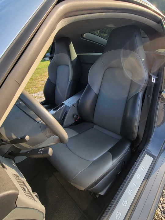 2005 Chrysler Crossfire - Image 10 of 19