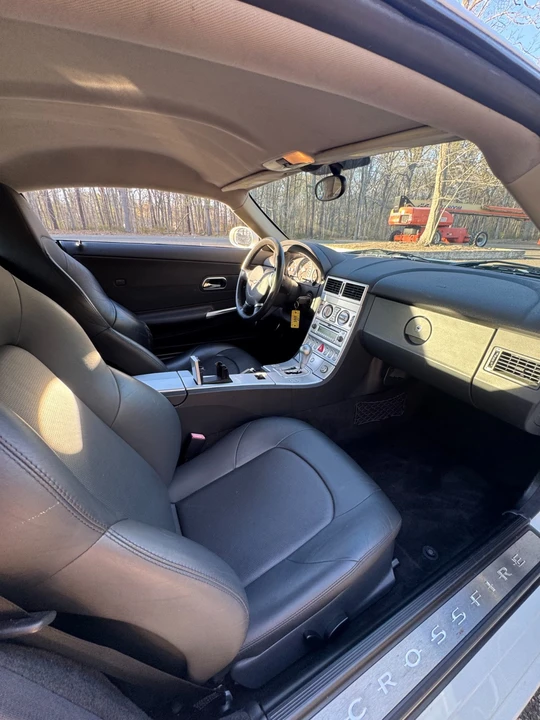 2005 Chrysler Crossfire - Image 6 of 10