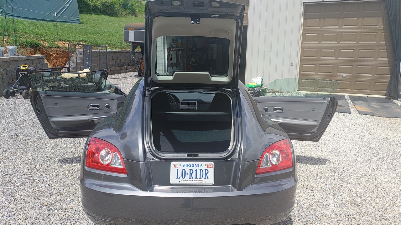 2005 Chrysler Crossfire - Image 5 of 10