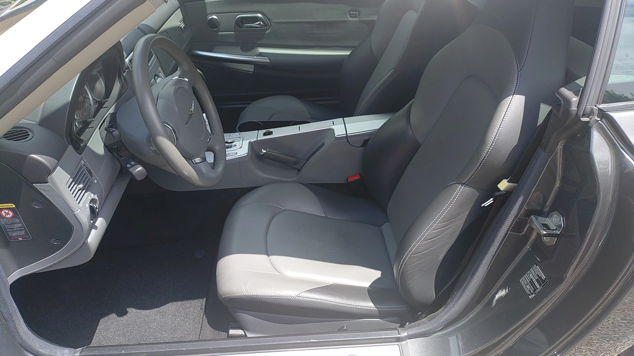 2005 Chrysler Crossfire - Image 9 of 10