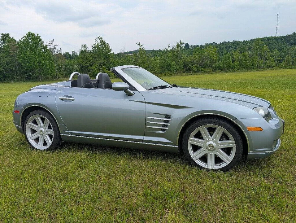 2005 Chrysler Crossfire - Image 3 of 31