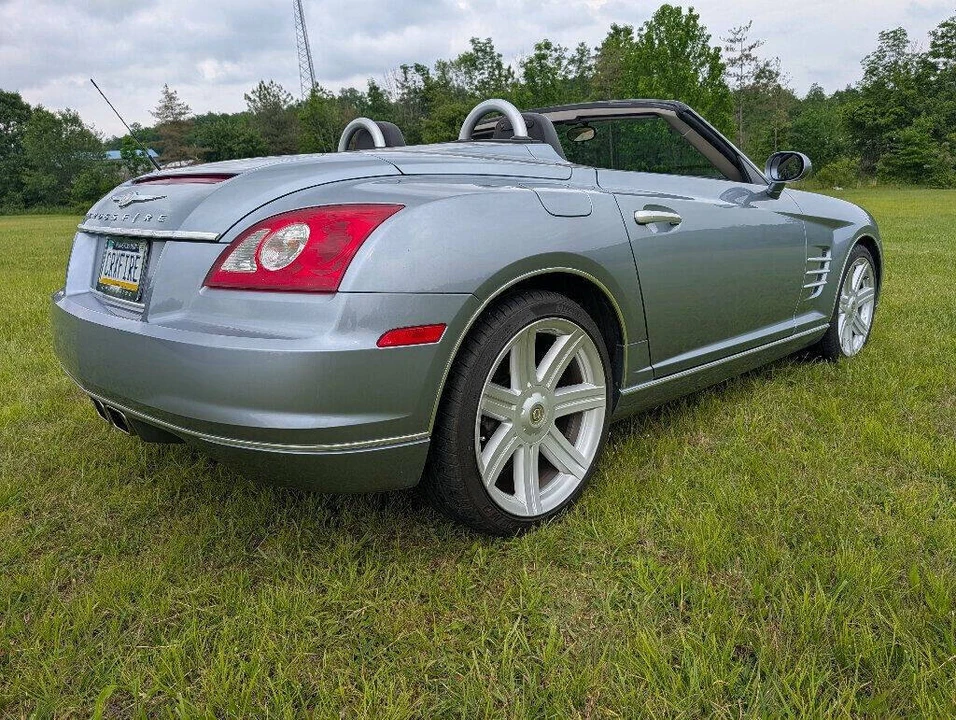 2005 Chrysler Crossfire - Image 5 of 31