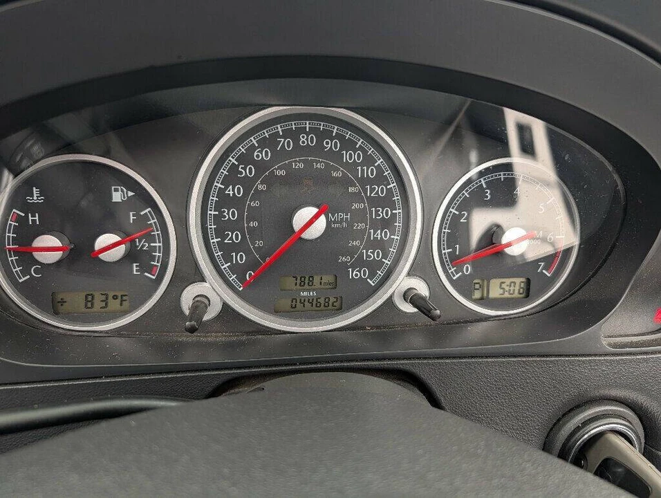 2005 Chrysler Crossfire - Image 21 of 31