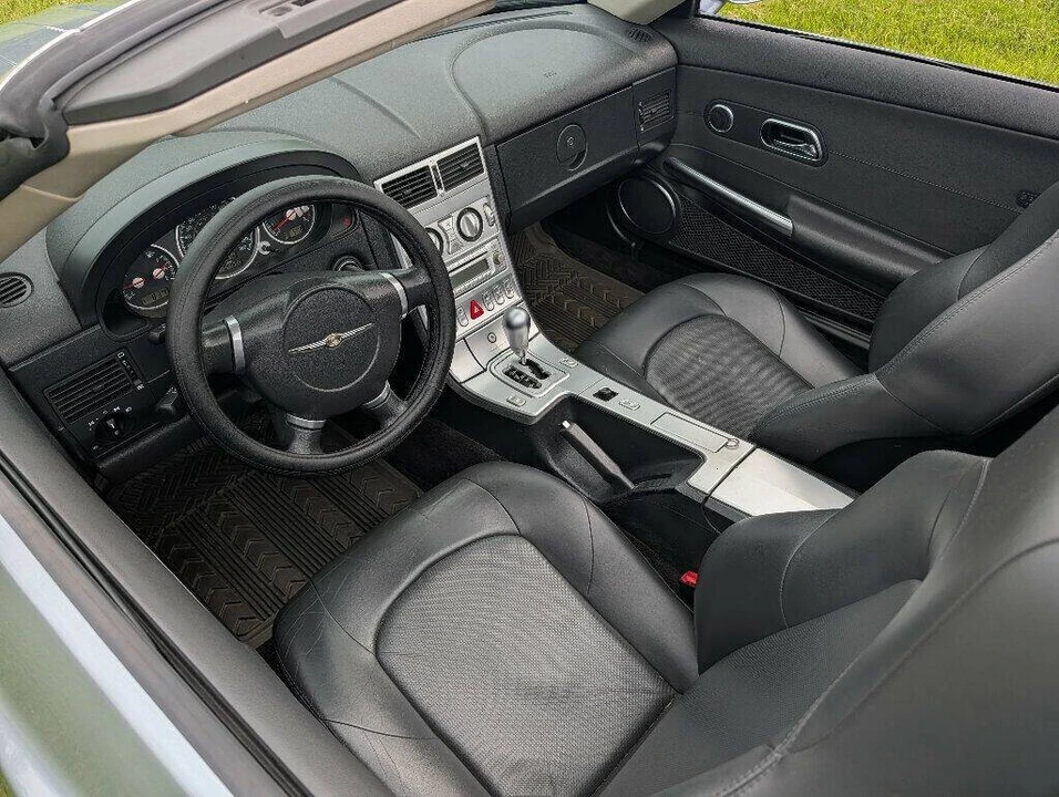 2005 Chrysler Crossfire - Image 20 of 31