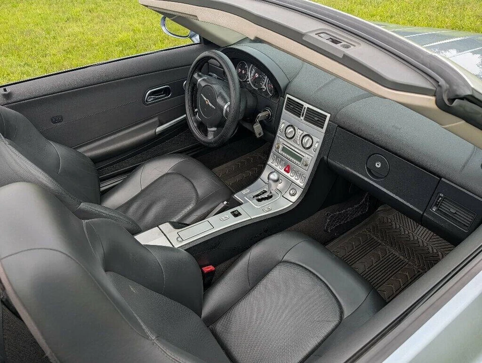 2005 Chrysler Crossfire - Image 19 of 31