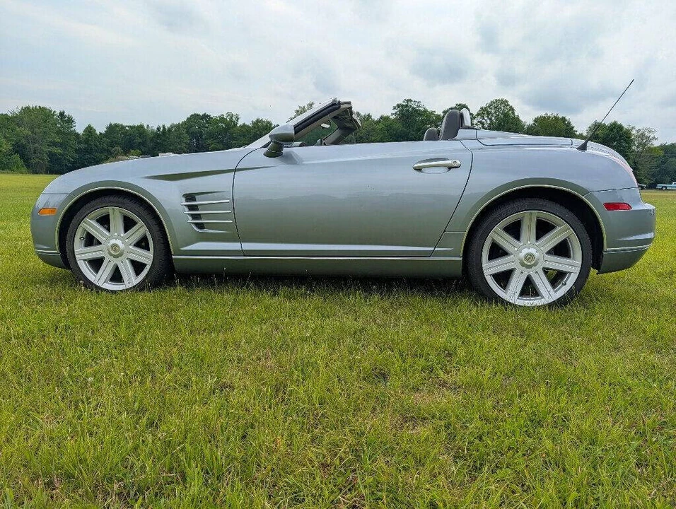 2005 Chrysler Crossfire - Image 9 of 31
