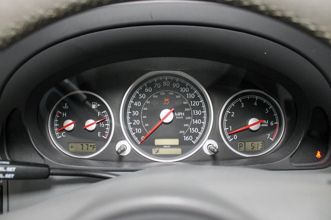 2005 Chrysler Crossfire - Image 10 of 12