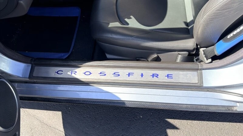 2005 Chrysler Crossfire - Image 18 of 26