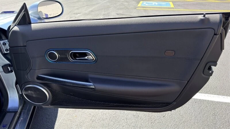 2005 Chrysler Crossfire - Image 24 of 26