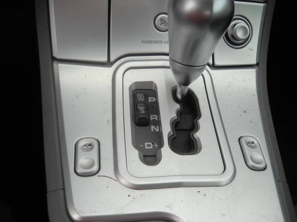 2005 Chrysler Crossfire - Image 21 of 30