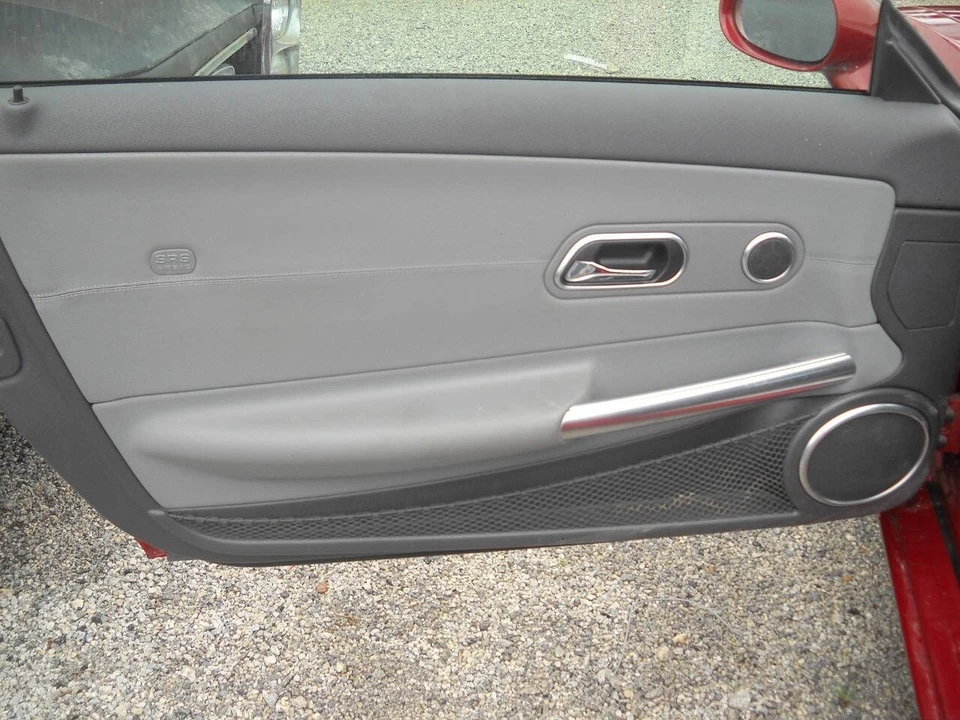 2005 Chrysler Crossfire - Image 17 of 30