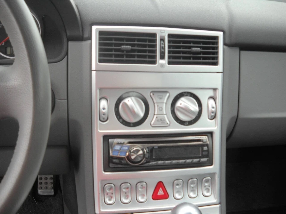 2005 Chrysler Crossfire - Image 19 of 30