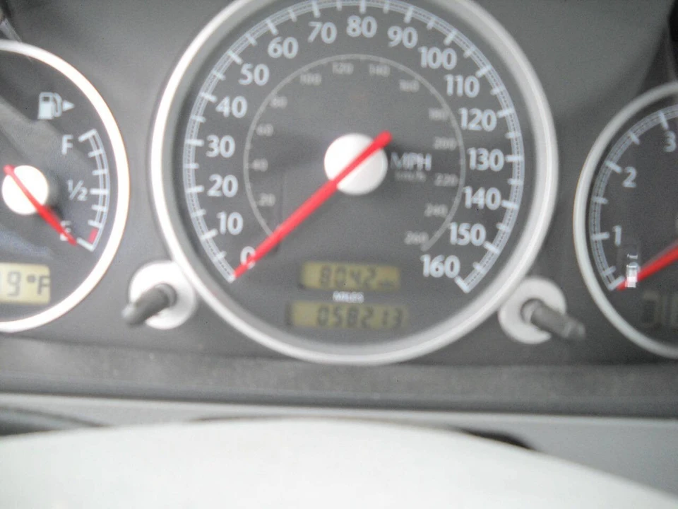 2005 Chrysler Crossfire - Image 7 of 30