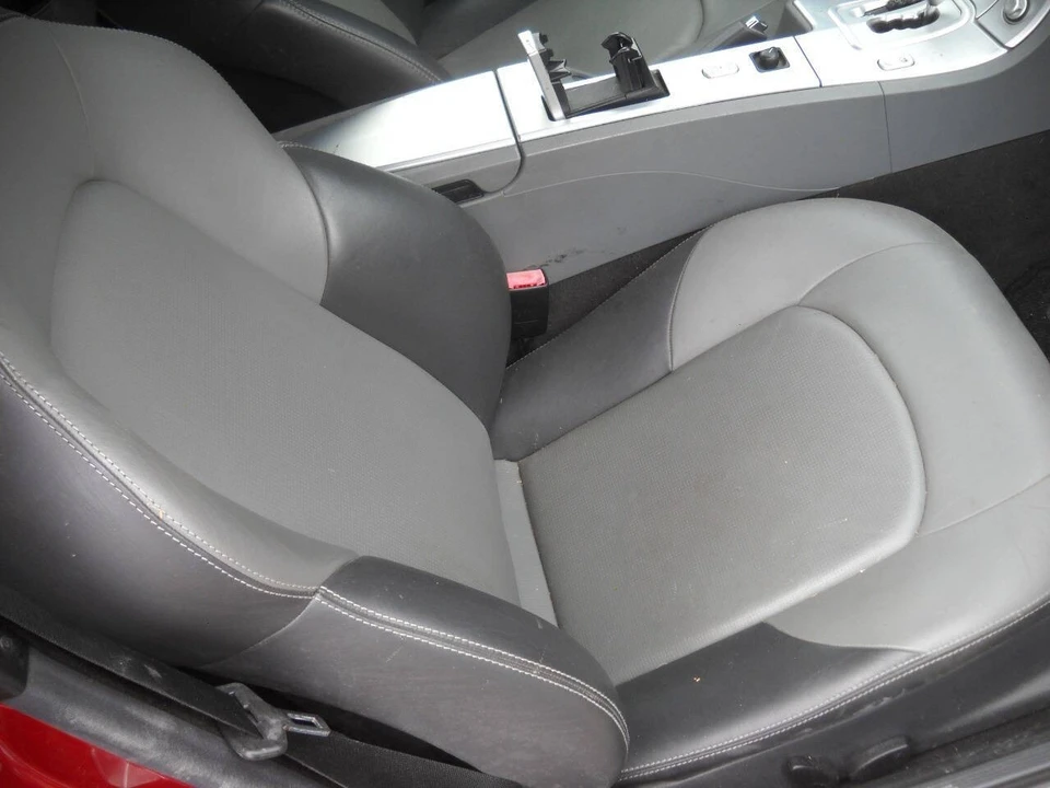2005 Chrysler Crossfire - Image 15 of 30