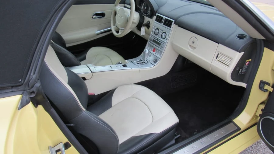 2005 Chrysler Crossfire - Image 5 of 7