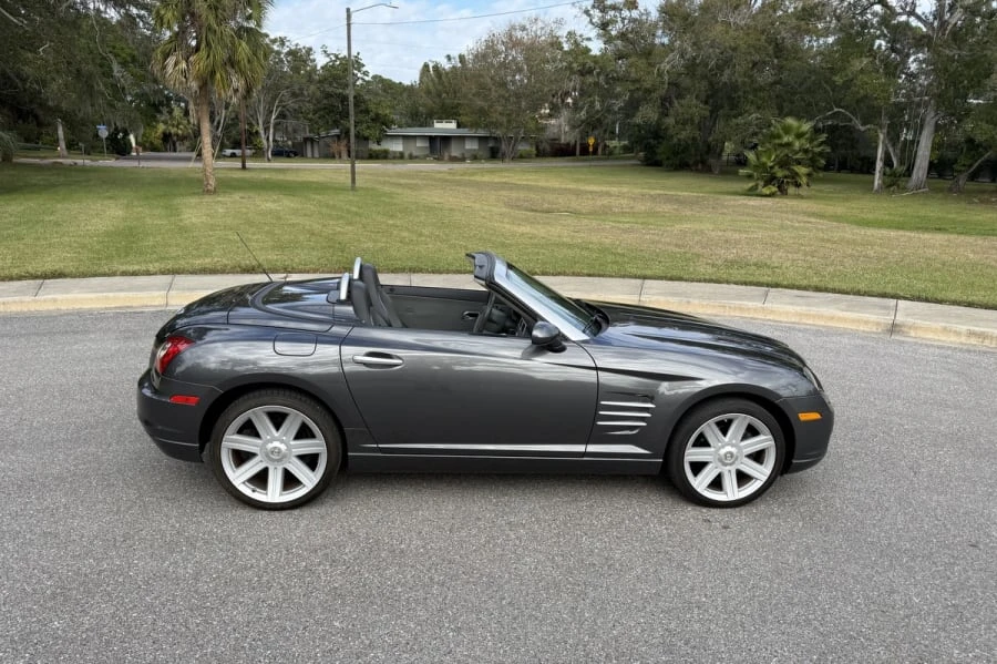 2005 Chrysler Crossfire - Image 2 of 19