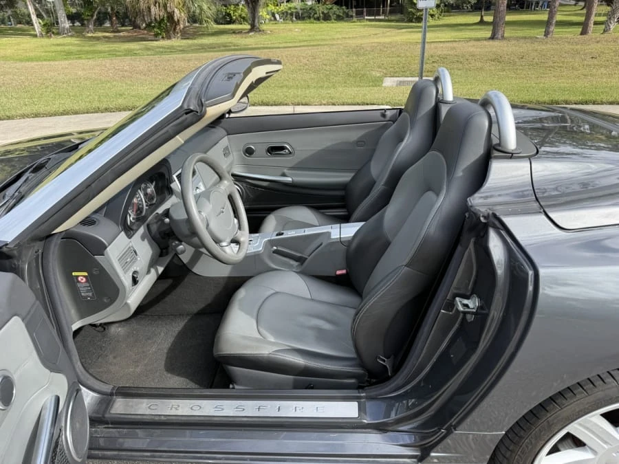 2005 Chrysler Crossfire - Image 15 of 19