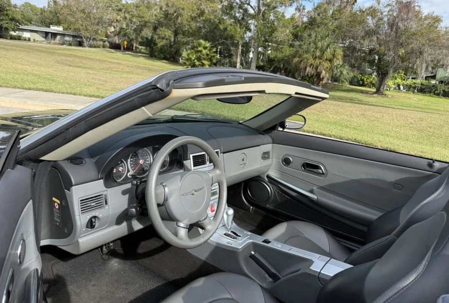 2005 Chrysler Crossfire - Image 11 of 19