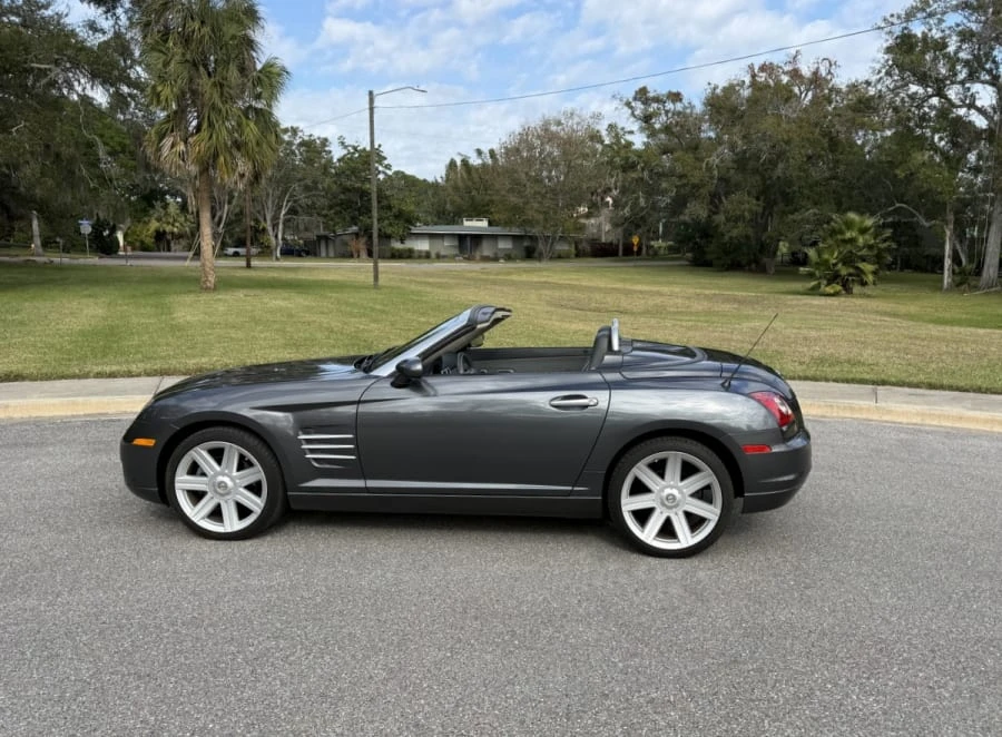 2005 Chrysler Crossfire - Image 9 of 19