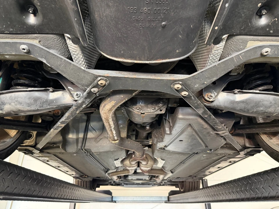 2005 Chrysler Crossfire - Image 11 of 24