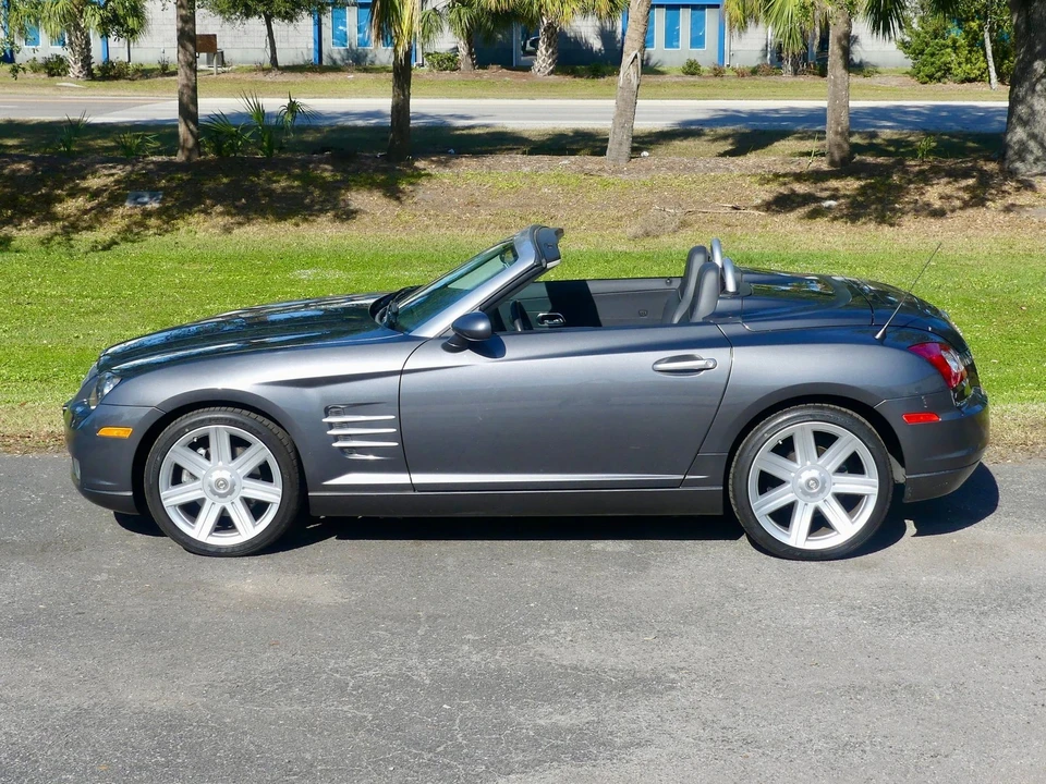 2005 Chrysler Crossfire - Image 15 of 21