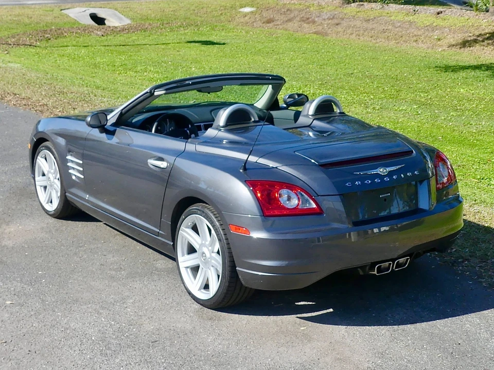 2005 Chrysler Crossfire - Image 21 of 24