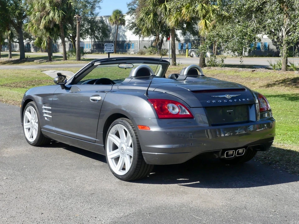2005 Chrysler Crossfire - Image 19 of 24