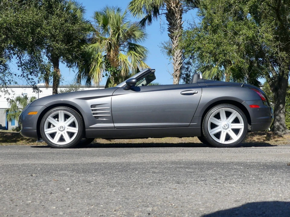 2005 Chrysler Crossfire - Image 18 of 24