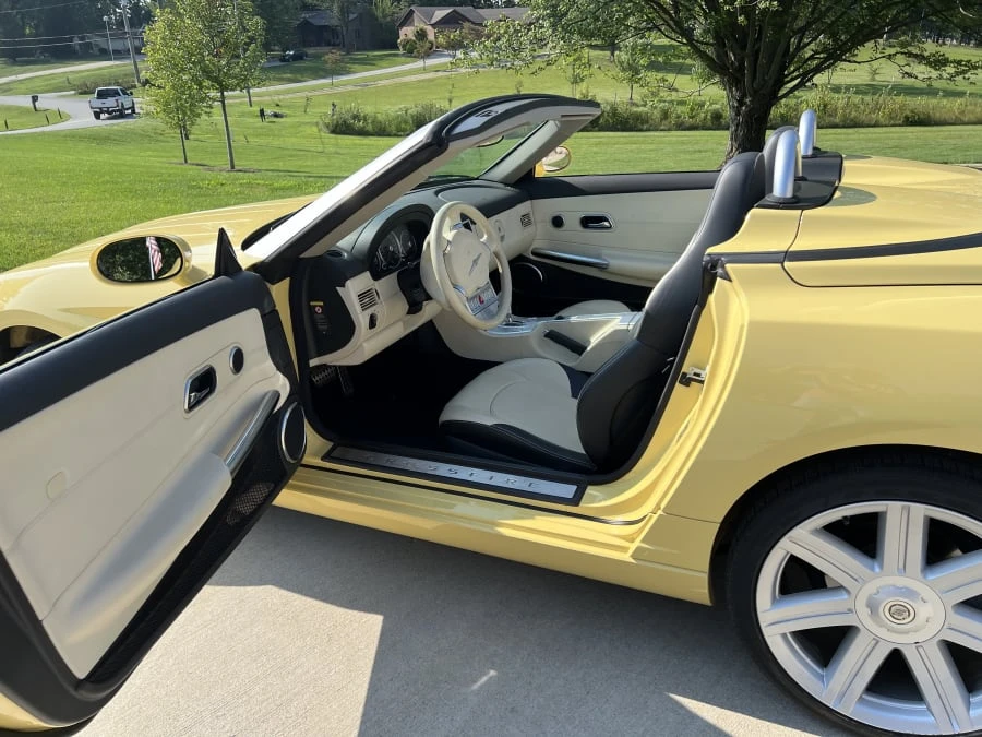 2005 Chrysler Crossfire - Image 7 of 12