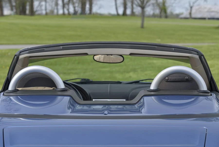 2005 Chrysler Crossfire - Image 11 of 31