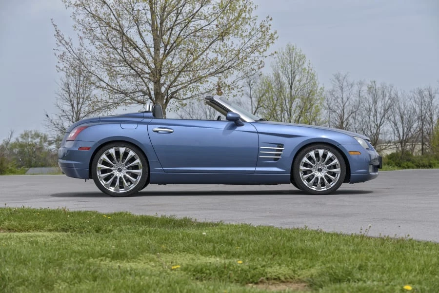 2005 Chrysler Crossfire - Image 2 of 31
