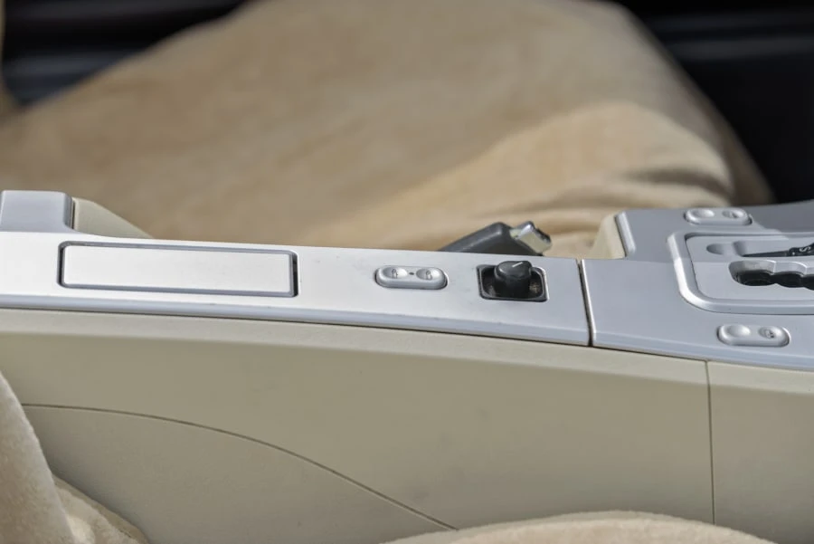 2005 Chrysler Crossfire - Image 30 of 31