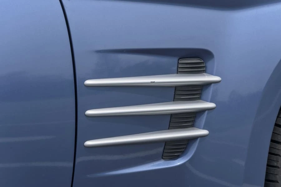 2005 Chrysler Crossfire - Image 23 of 31