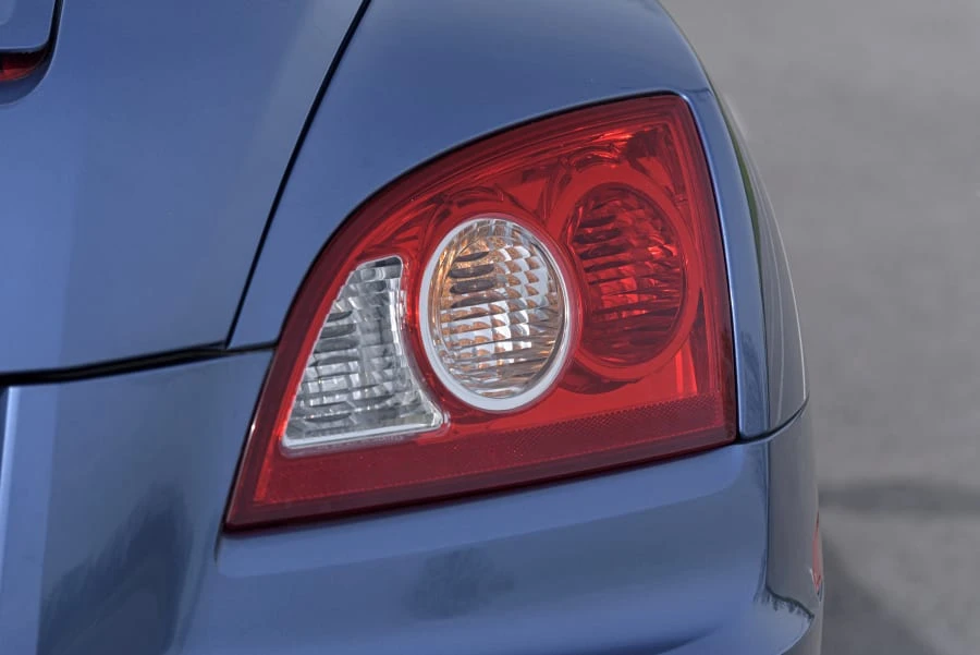 2005 Chrysler Crossfire - Image 16 of 31