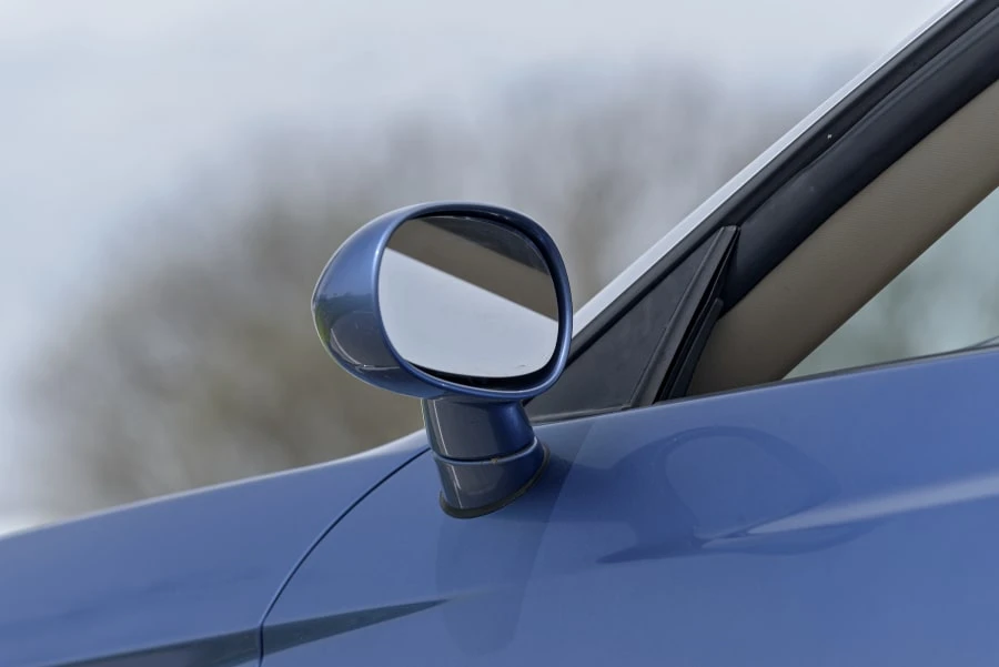 2005 Chrysler Crossfire - Image 10 of 31