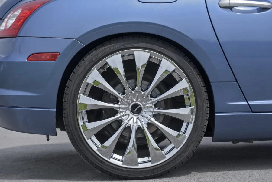 2005 Chrysler Crossfire - Image 22 of 31