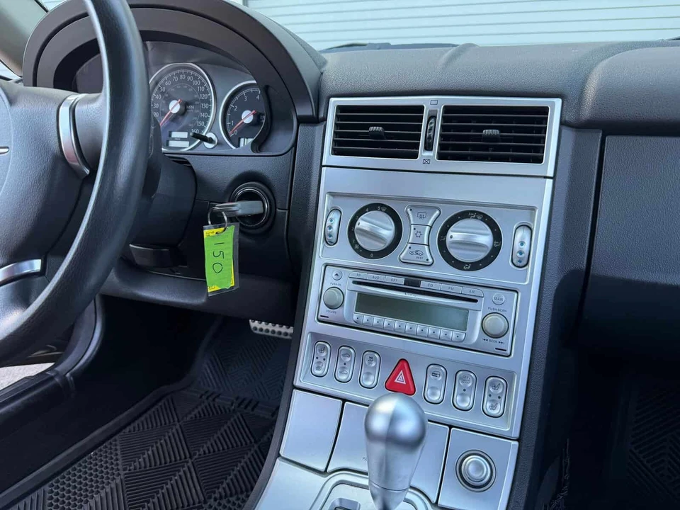 2005 Chrysler Crossfire - Image 10 of 17