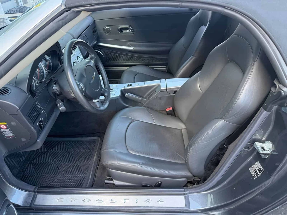 2005 Chrysler Crossfire - Image 8 of 17